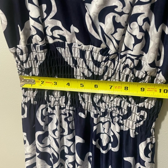 Ariana by Howards navy/white knee length dress. Size L/XL. - Picture 5 of 10